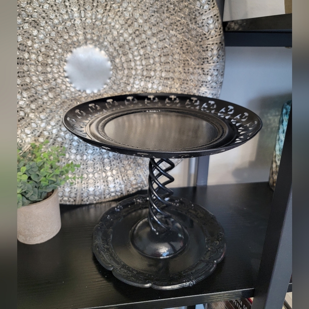 Small Black Metal Stand